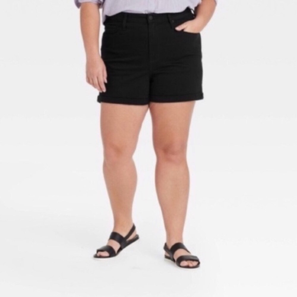 Universal Thread Black High Rise Midi Shorts